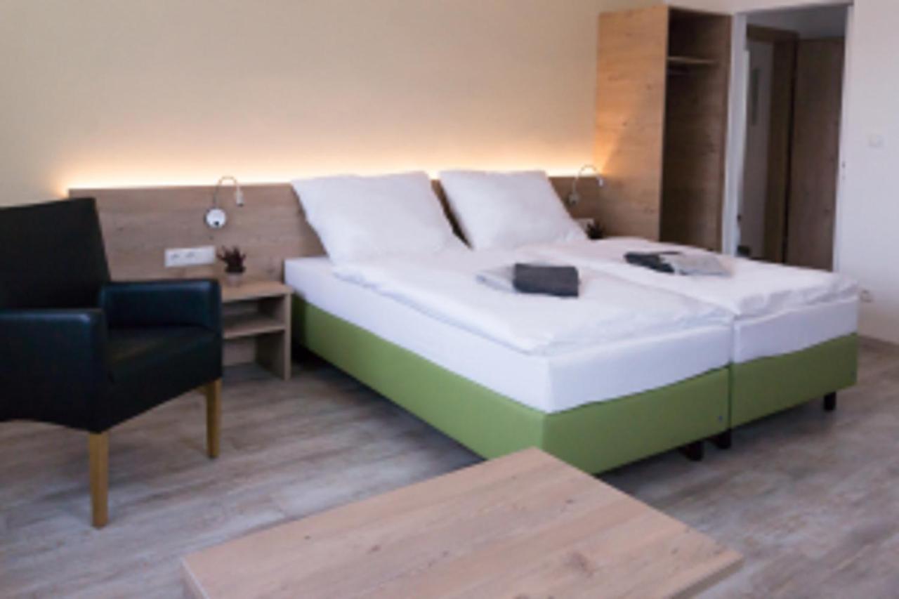 Bauers Gaestehaus Obersiebenbrunn Esterno foto